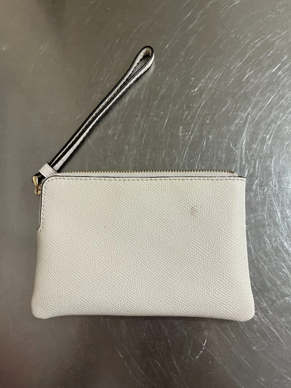 COACH Corner Zip Chalk White Wristlet Pouch Purse Wallet